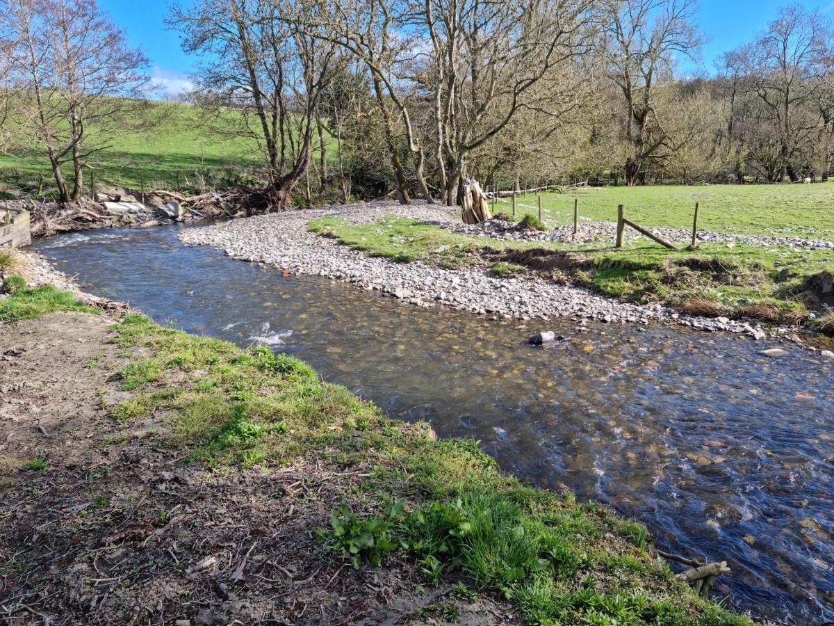 فندق Riverside Cabin At Pen-Y-Bont Mill أوسويستري المظهر الخارجي الصورة