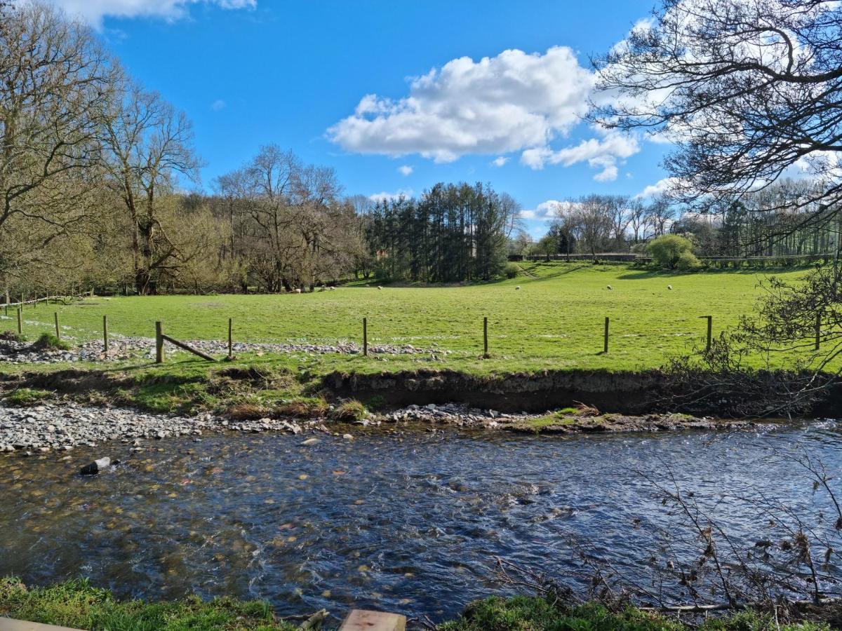 فندق Riverside Cabin At Pen-Y-Bont Mill أوسويستري المظهر الخارجي الصورة
