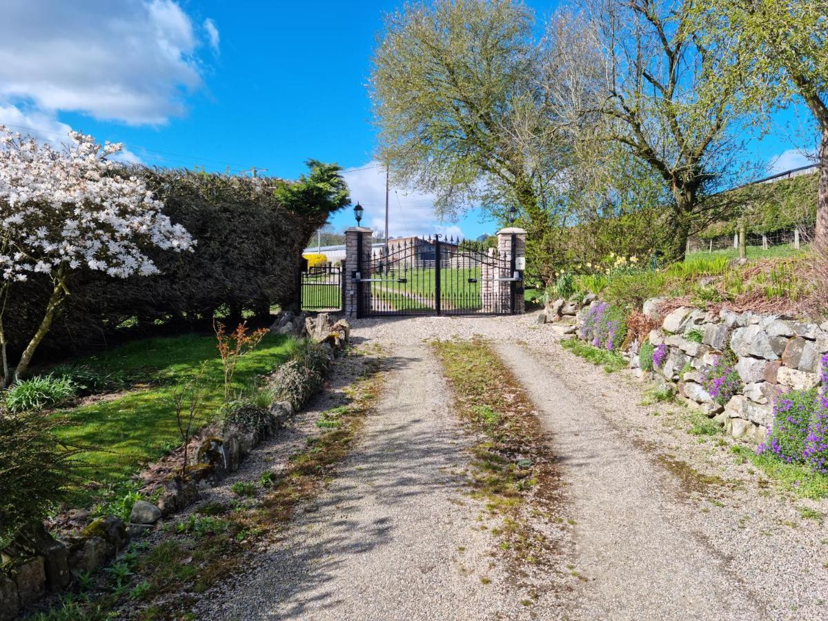 فندق Riverside Cabin At Pen-Y-Bont Mill أوسويستري المظهر الخارجي الصورة